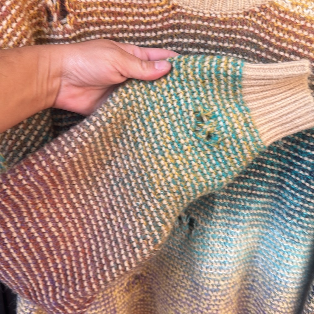 Distressed sweeter - Picture 4 of 6